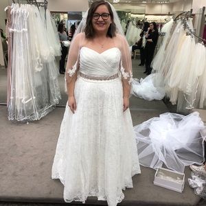 Davids Bridal Lace A-line wedding dress